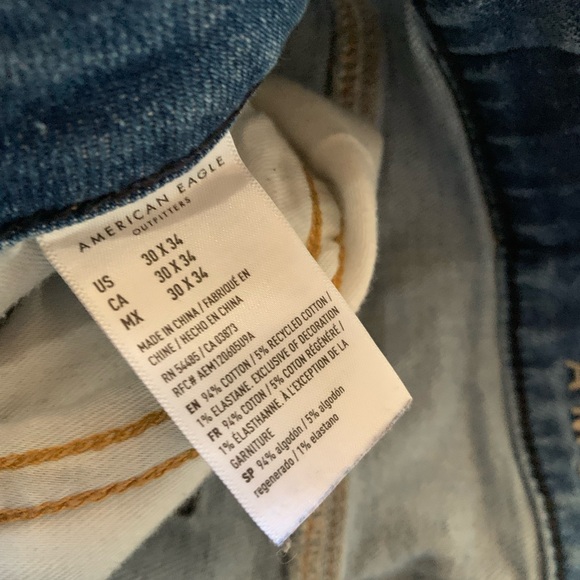 American eagle men’s Distressed Blue Jeans - Picture 5 of 5